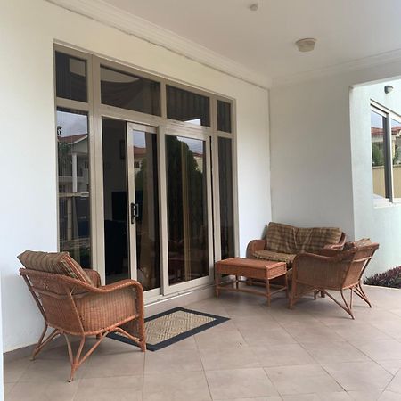 Sandpark Place, West Hills Mile 11 Luaran gambar