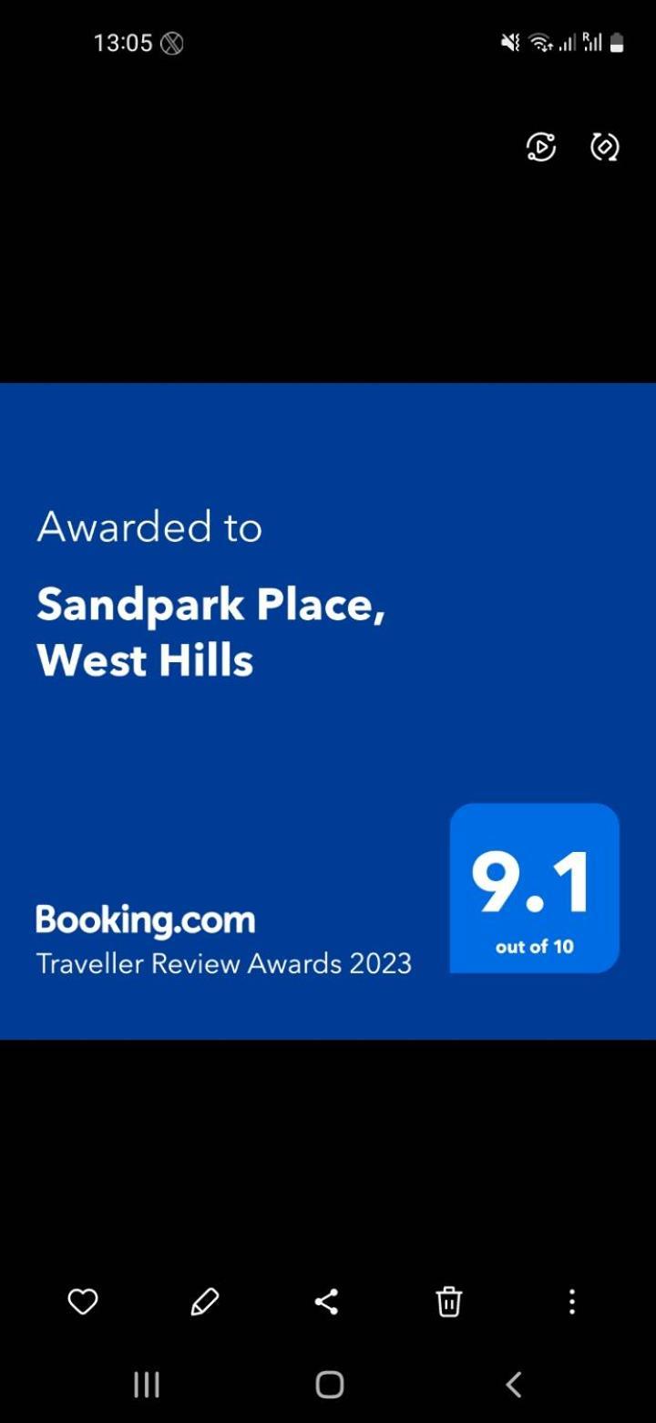 Sandpark Place, West Hills Mile 11 Luaran gambar